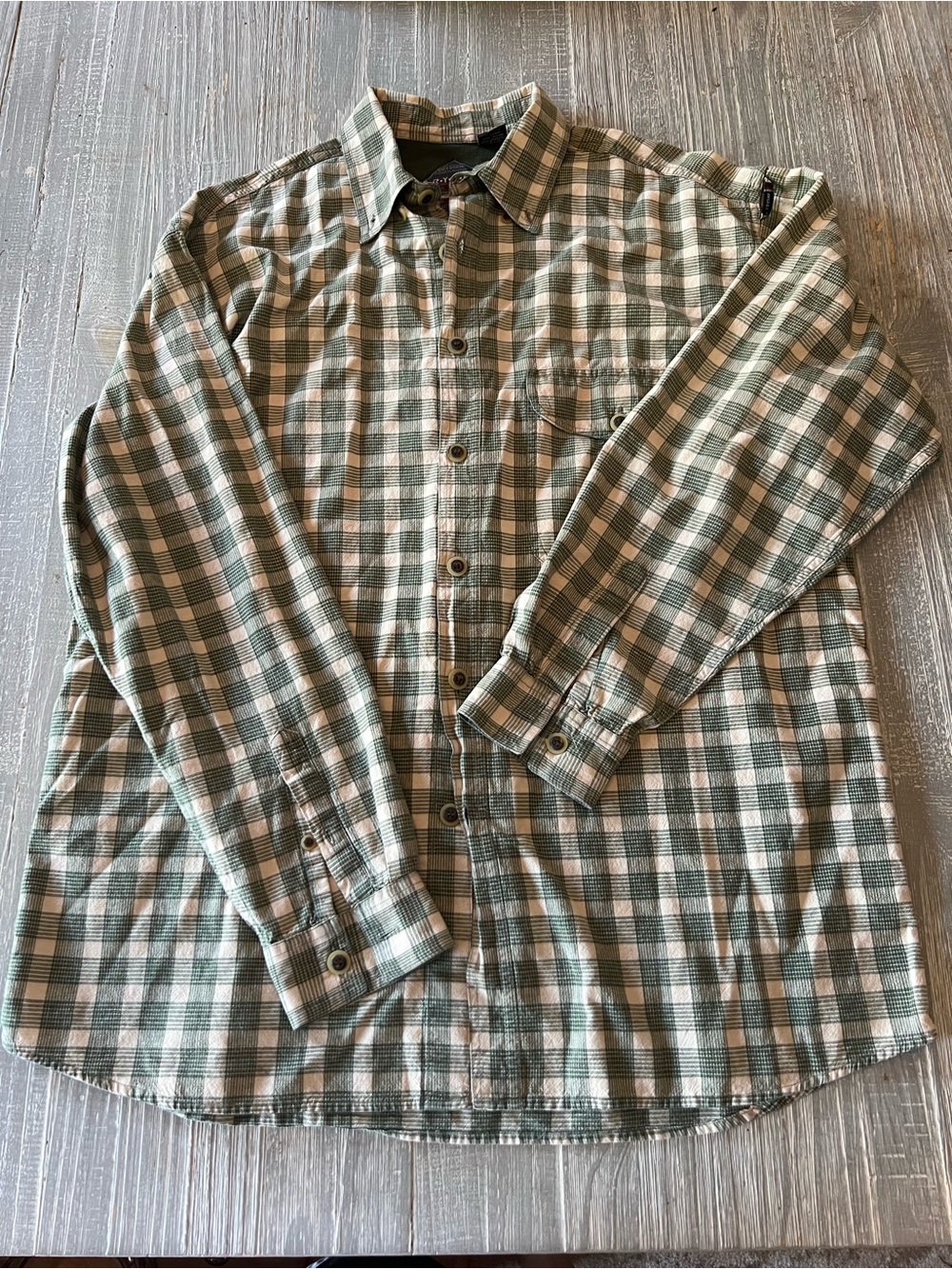 Men's Green and Cream Plaid Long-Sleeve Button-Down Shirt